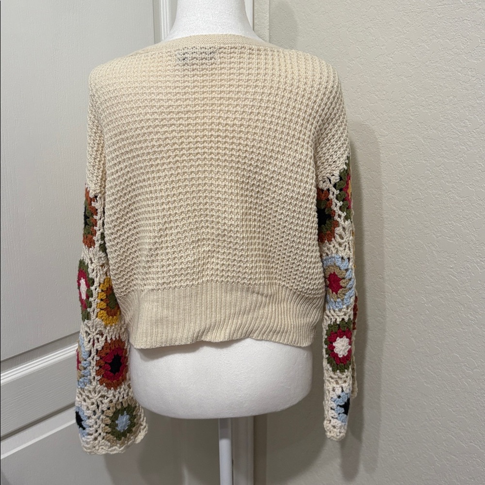 Sincerely Jules crochet cardigan with flowered sleeves pattern XS - Picture 4 of 6